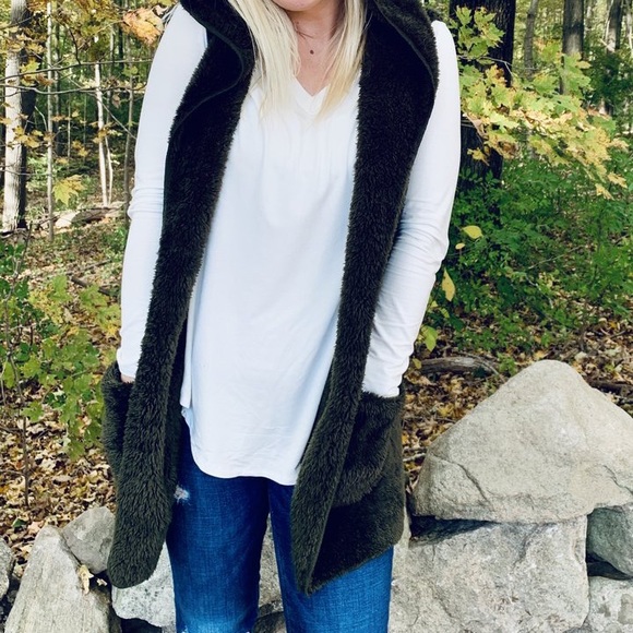 Cozy Up Cutie Vest | Olive Faux Fur in S M L XL - Picture 2 of 4